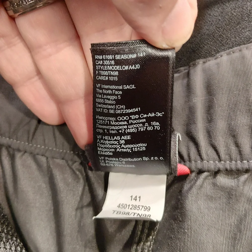 The North Face Mens Gray Convertible Cargo Hiking Pants Size L 36x30.5 A4J0
